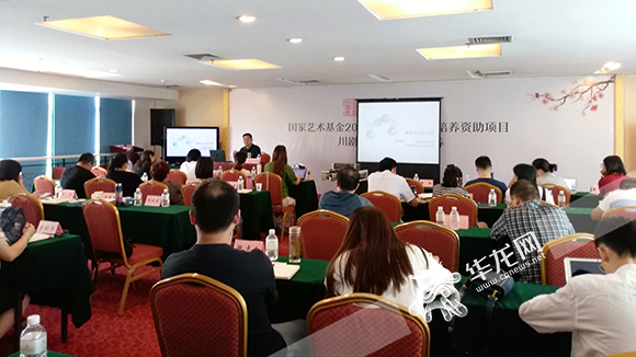 不簽【文化  摘要】當代著名劇作家羅懷臻授課