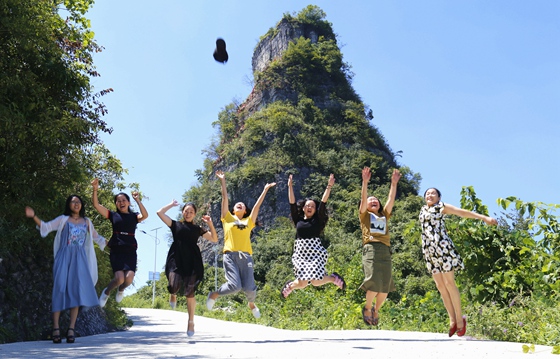 不簽 【區縣聯動】【黔江】黔江有處石鍾山 奇特風光聳雲天