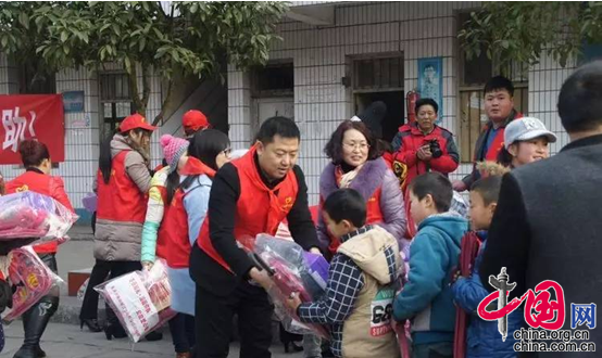 已過審【社會民生】重慶好人唐五四 十七年公益路上不停歇