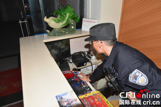 【法制安全】重慶萬盛警方國慶節前開展集中清查