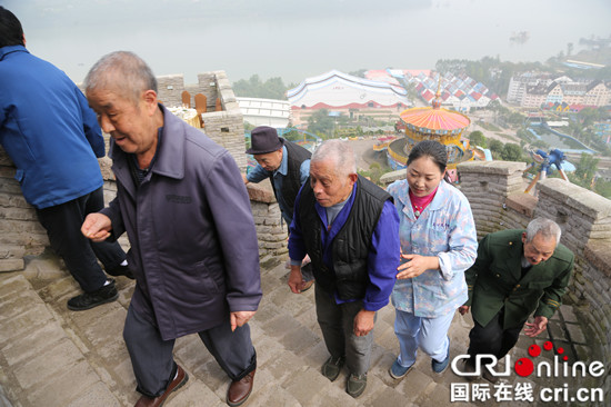 【CRI專稿 列表】重慶涪陵美心紅酒小鎮舉行重陽節主題活動