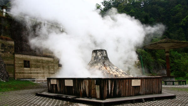 宜蘭：泰雅族土著的神山 迷霧下的森林之美