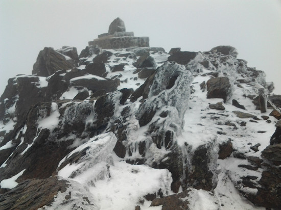 冷氣團南下台灣第一高峰玉山下雪（圖）