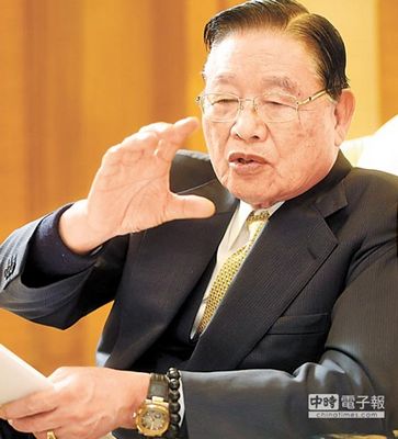 江丙坤批臺高官像小白兔:兩岸服貿協議卡關是笑話