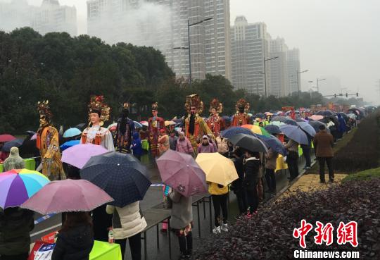 “慧聚媽祖”回鑾返昆 兩岸上萬民眾雨中恭迎