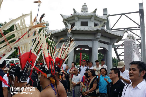 台灣媽祖聯誼會和火山橋當地民眾為張志軍舉行隆重歡迎儀式