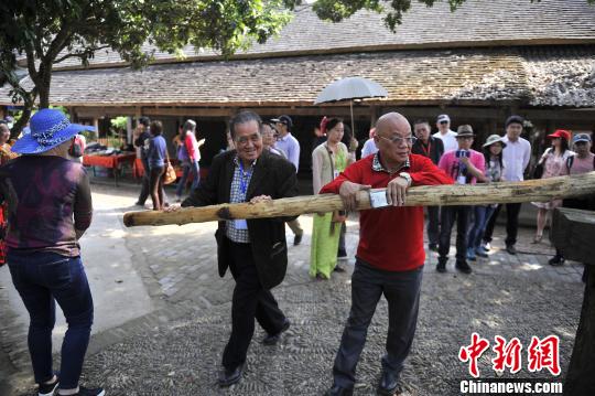 行走中國·海外華文媒體赴傣鄉西雙版納感受民族文化之美