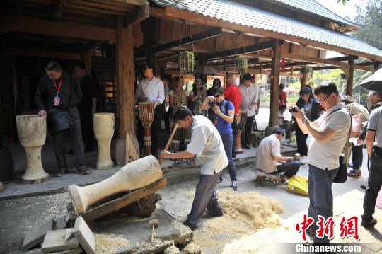 行走中國·海外華文媒體赴傣鄉西雙版納感受民族文化之美