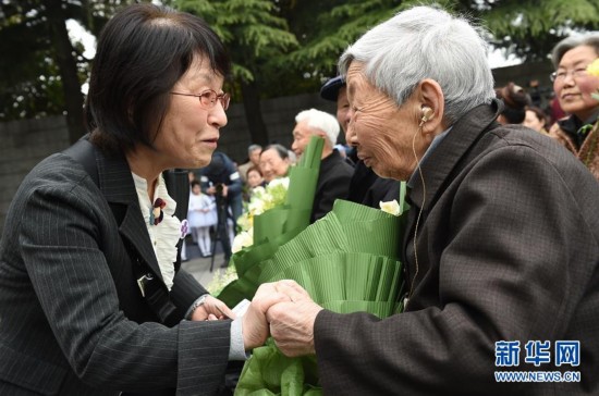 南京大屠殺倖存者及死難者遺屬舉行“清明祭”儀式