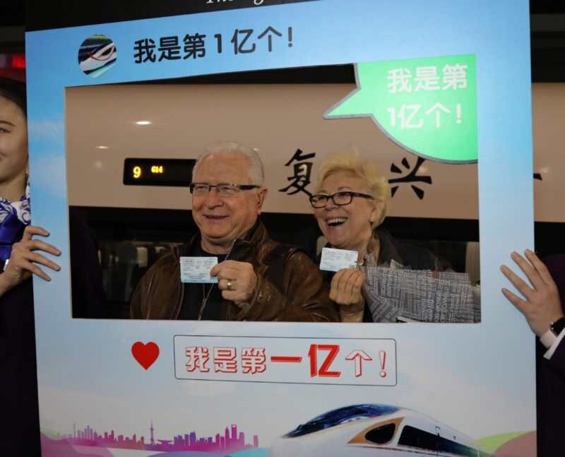 上海虹橋站迎來今年第一億名乘火車離滬旅客