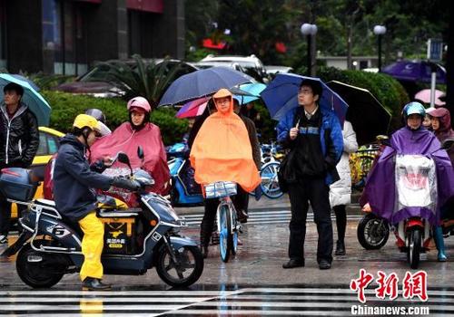 寒潮攜雨雪襲閩多地“解渴” 平潭赴臺航線叫停