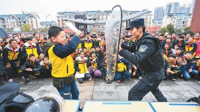 解碼中國基本方略：堅持總體國家安全觀