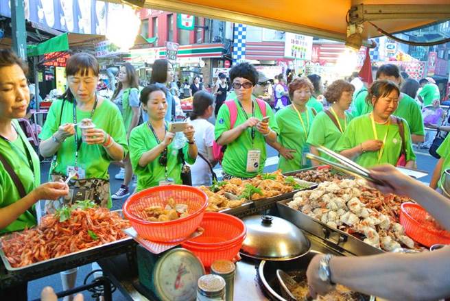 台灣學者：大陸游客赴臺減二成民間消費將少261億