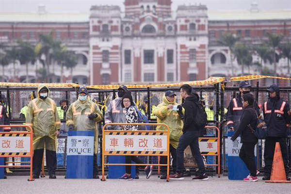 台灣氣象主播批蔡英文執政亂象：年底就讓她下臺