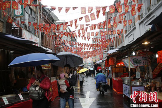 搶車票、買年貨、忙尾牙 台灣進入“忙年”模式