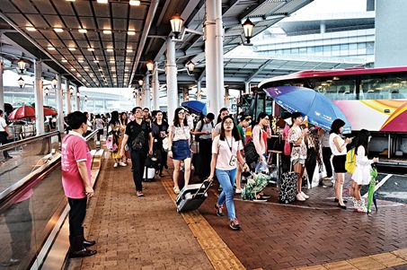 春節臨近 共享租車成香港同胞返鄉新風尚