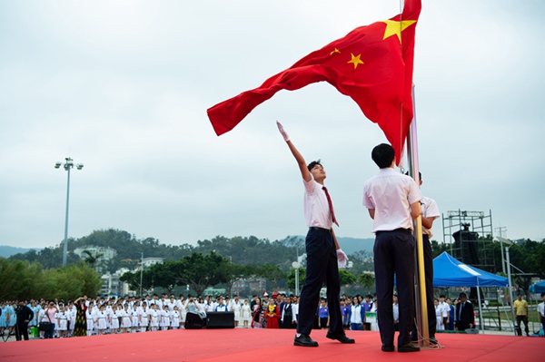 澳門學界五四青年節舉行升旗儀式 大中小學升挂國旗基本實現全覆蓋