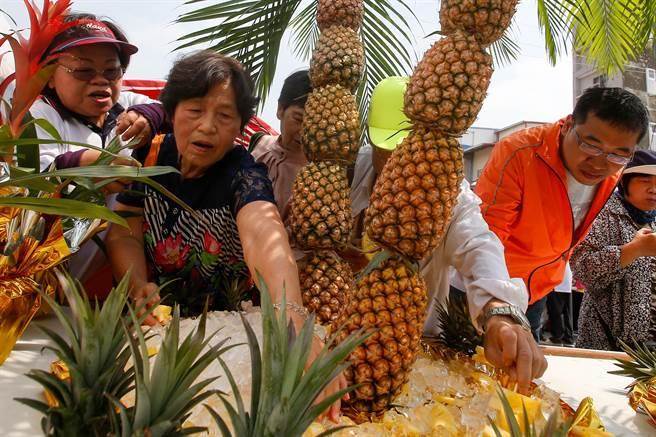 台灣菠蘿價崩 台資深水果商:大陸人不買"台獨"水果是主因