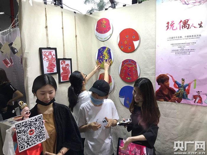 第六屆台灣高校師生交流周廈門開幕 兩岸畢業作品同臺聯展