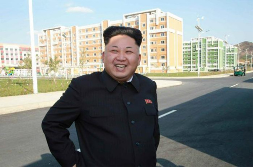 金正恩向朝鮮演員靈前獻花 朝媒頻繁報道其活動