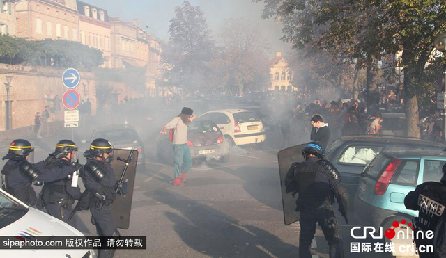 法國大學生參加反對建水壩示威致死 市民激烈抗議