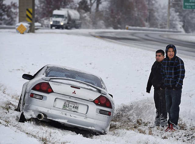 美國遭遇暴風雪襲擊 已造成至少17人死亡(圖)