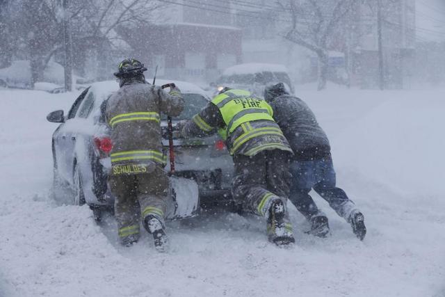 美國遭遇暴風雪襲擊 已造成至少17人死亡(圖)