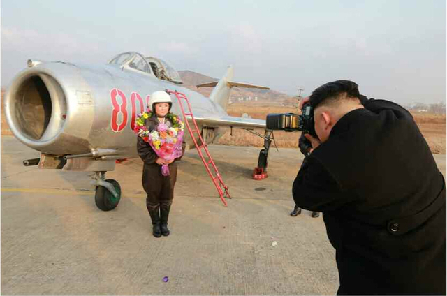 金正恩指導朝空軍女殲擊機飛行員訓練(圖)