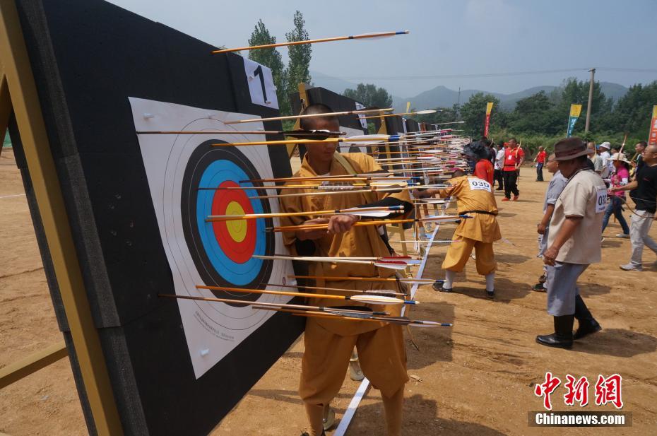 【輪播圖】“少林禪弓”邀請賽百箭齊發 釋永信現場觀戰