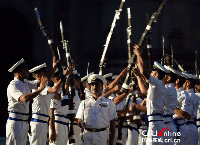 印度海軍節將至 士兵進行閱兵綵排