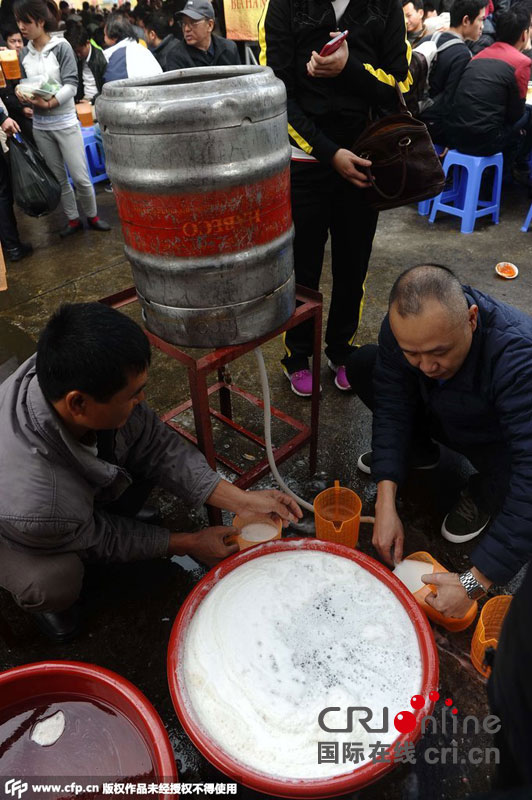 越南舉辦啤酒節 民眾免費開懷暢飲