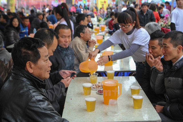 越南舉辦啤酒節 民眾免費開懷暢飲