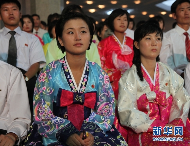 西方記者看不到的朝鮮：朝鮮校園女生