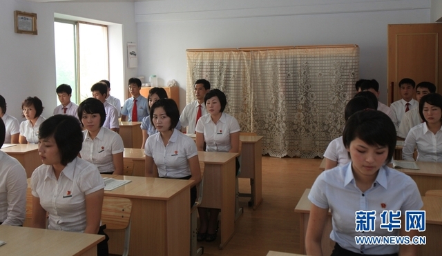 西方記者看不到的朝鮮：朝鮮校園女生