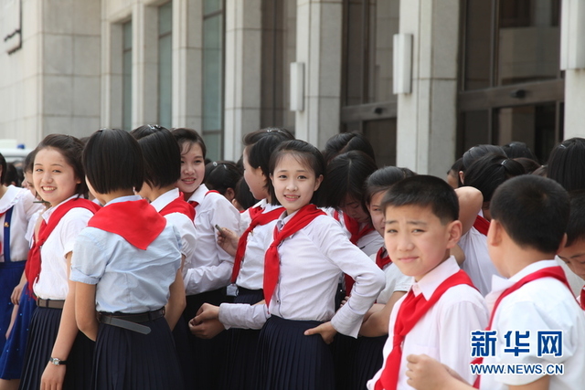 西方記者看不到的朝鮮：朝鮮校園女生