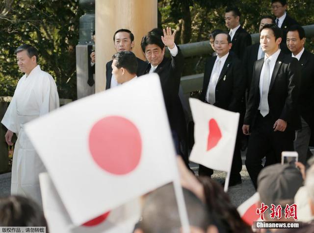 日本首相安倍晉三新年循例參拜伊勢神宮