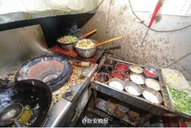 直擊鄭州“黑盒飯”製作現場