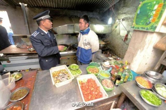 直擊鄭州“黑盒飯”製作現場