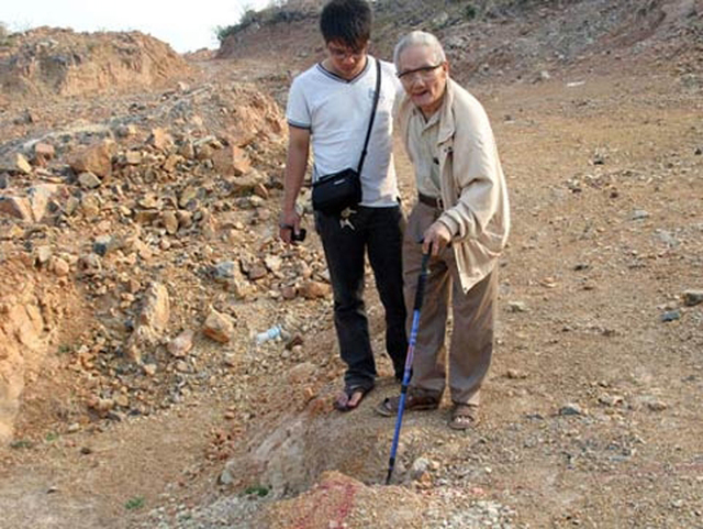 越南"愚公"鑿山尋找日軍遺留黃金 半世紀一無所獲