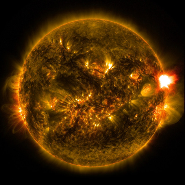 太陽爆發2015年首個中級耀斑 對地球無影響