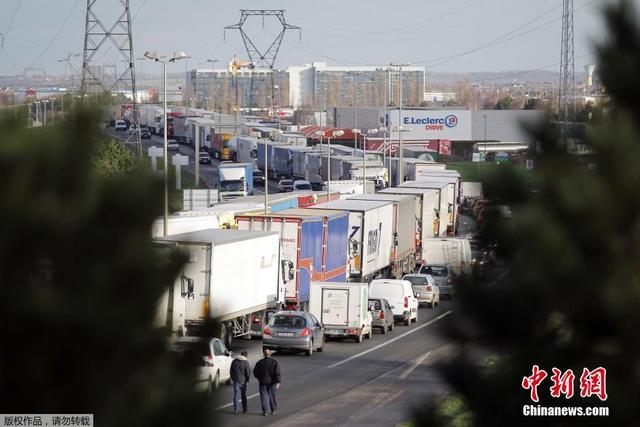 法國卡車司機舉行全國性罷工 封鎖道路要求漲薪