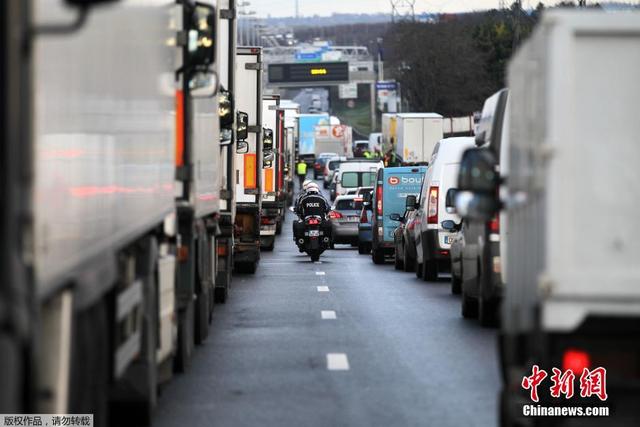 法國卡車司機舉行全國性罷工 封鎖道路要求漲薪