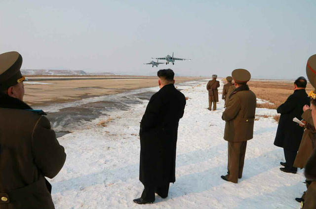 金正恩指導空軍戰鬥機飛行訓練