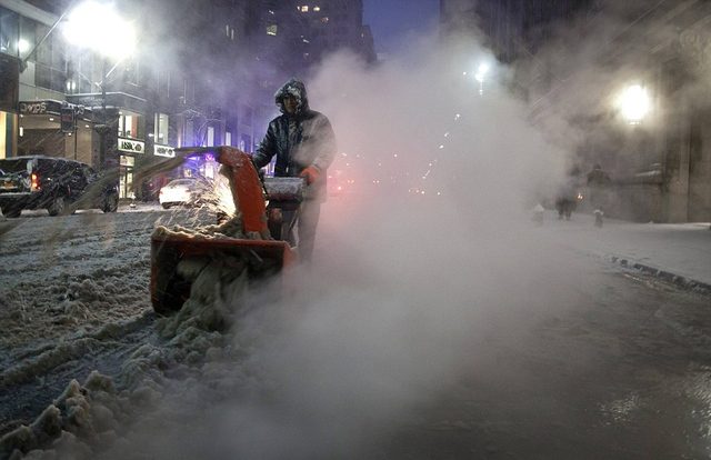 暴風雪襲擊美國東部 紐約市進入緊急狀態