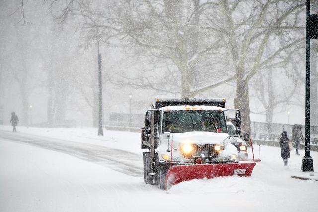 暴風雪襲擊美國東部 紐約市進入緊急狀態