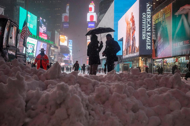 暴風雪襲擊美國東部 紐約市進入緊急狀態