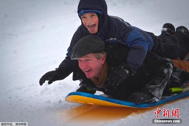 美國大雪過後民眾自娛自樂嗨翻天