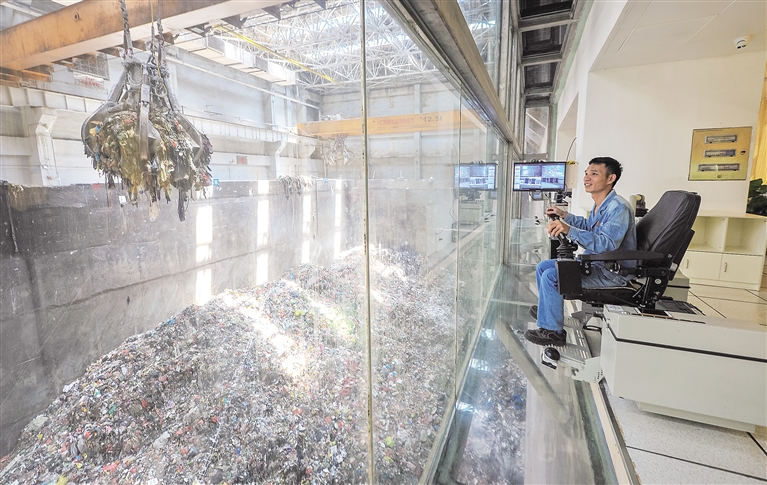 【焦點圖】【即時快訊】海口生活垃圾焚燒發電廠：每日處理垃圾2400噸