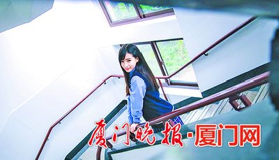 “廈門最美校服女生”網上走紅 保送復旦