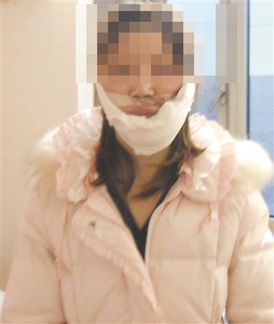 安徽女子赴韓國整形成"歪嘴" 為維權被關看守所